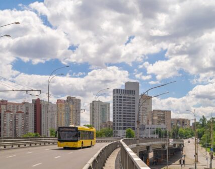 Київ запускає нічні автобуси під час комендантської години з 10 вересня