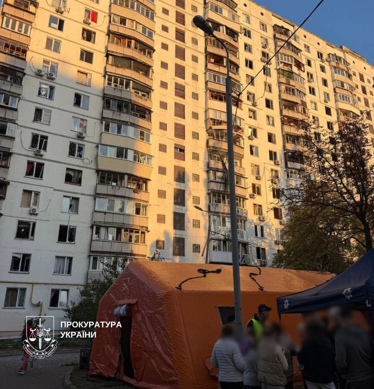 Київ та область під нічною атакою: 18 постраждалих і руйнування