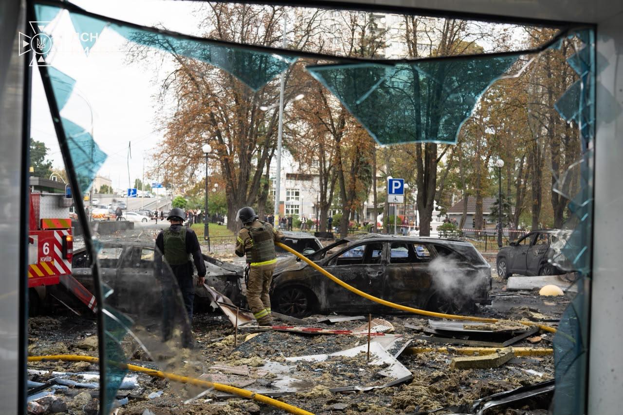Атака дронів на Київ 25 вересня: четверо загиблих у Солом'янському районі