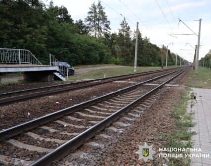 На Фастівщині потяг збив жінку: 83-річна киянка загинула
