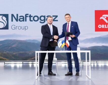 Нафтогаз та ORLEN підписали угоди: Україна отримає LNG і пальне
