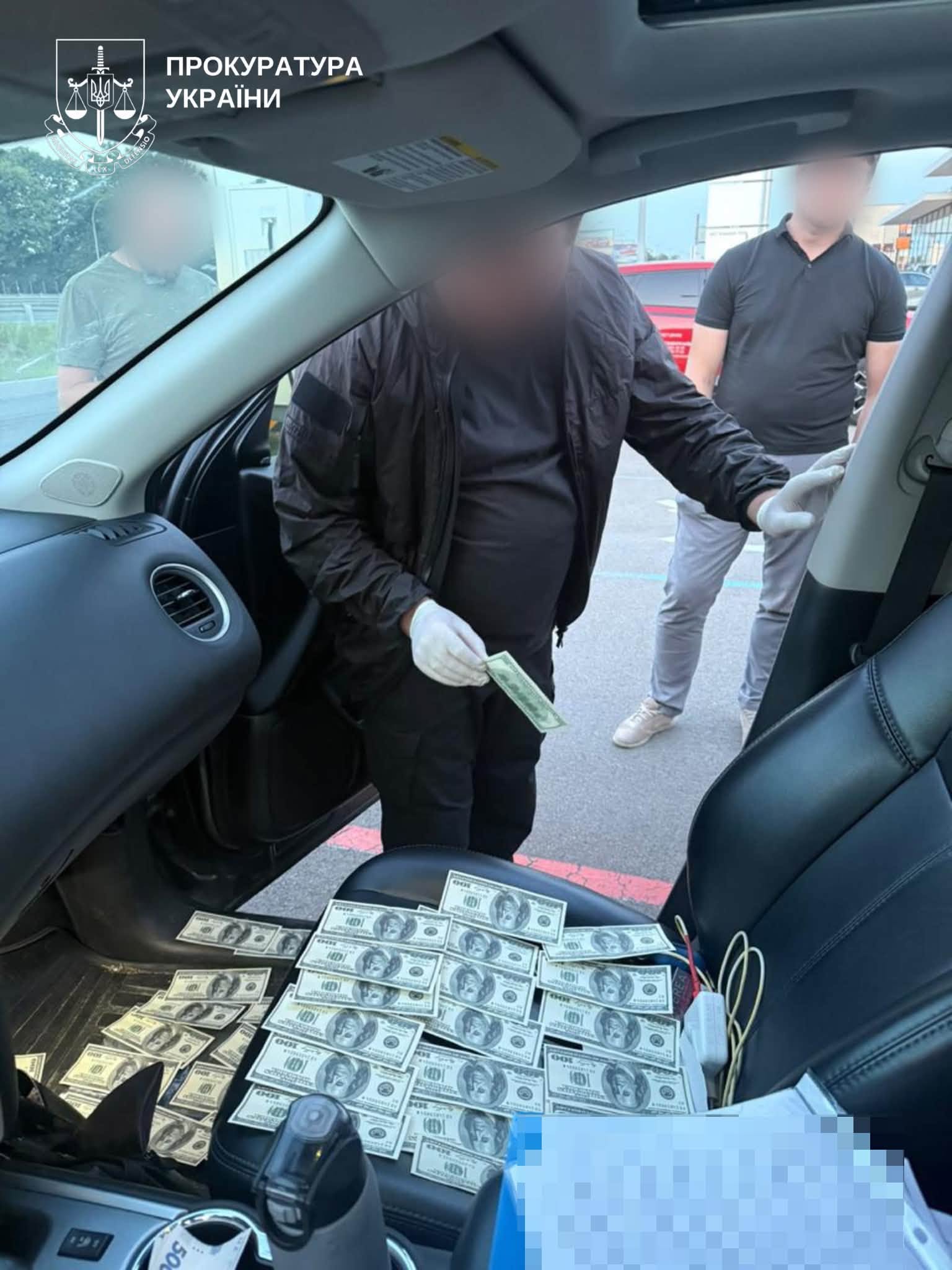 На Київщині завідувач кафедри вимагав $8 тис. за відстрочку від мобілізації