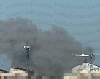 Дрон влучив у 9-поверхівку в Києві: руйнування та пожежа