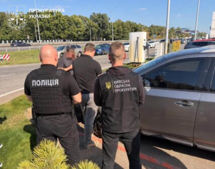 На Київщині завідувач кафедри вимагав $8 тис. за відстрочку від мобілізації