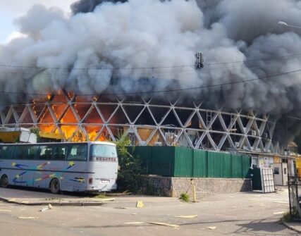 У Києві внаслідок атаки пошкоджено модерністський ринок «Шайба»