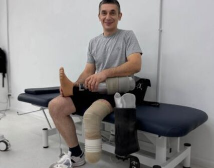 Ветеран Роман отримав спортивний протез та готується до професійного бігу