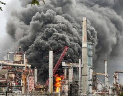 Два великі НПЗ «Роснєфті» припинили випуск нафтопродуктів
