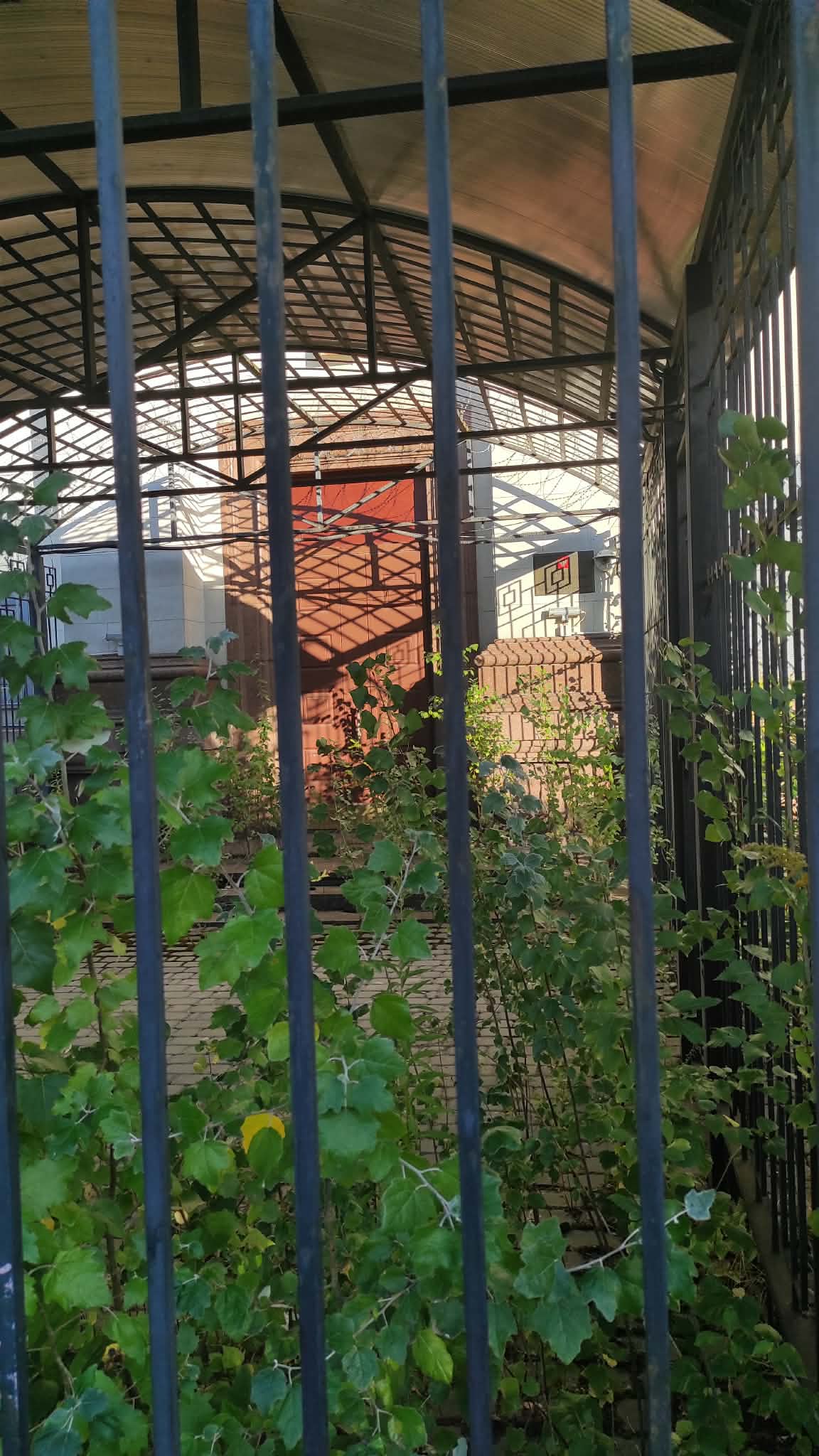 Колишнє посольство РФ у Києві: Київрада розірвала договір, що далі?