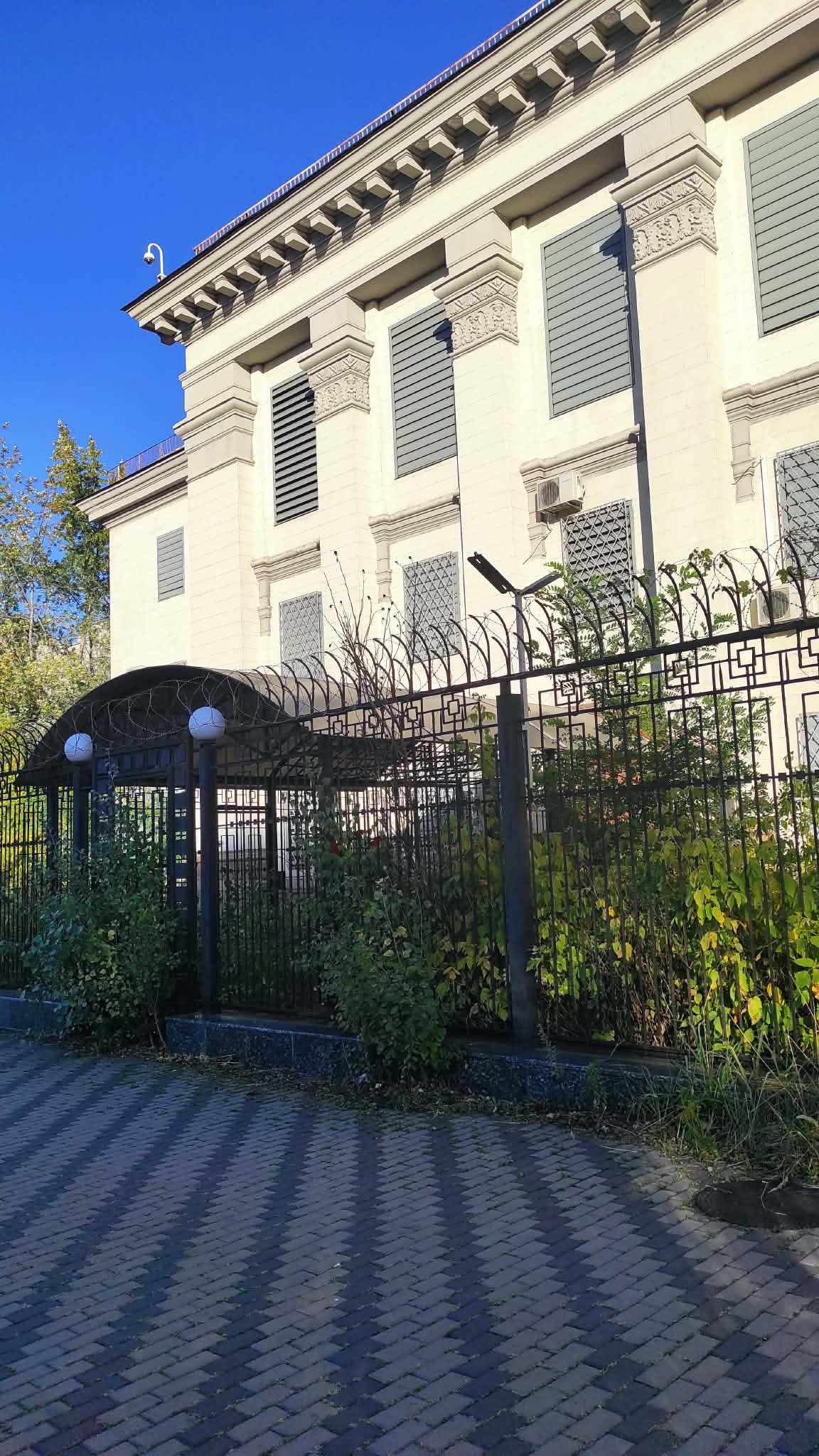 Колишнє посольство РФ у Києві: Київрада розірвала договір, що далі?