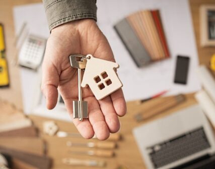 Як продати нерухомість в Україні, перебуваючи за кордоном: поради ЮрШтабу