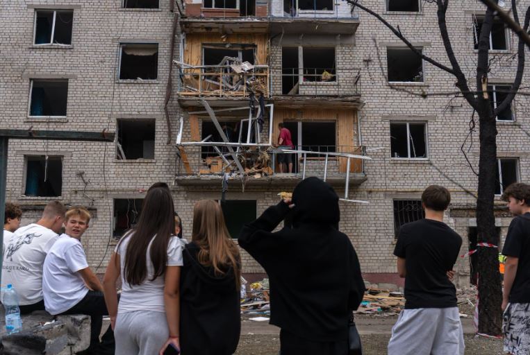 14-річна Софія з Борисполя вистрибнула з вікна під час обстрілу