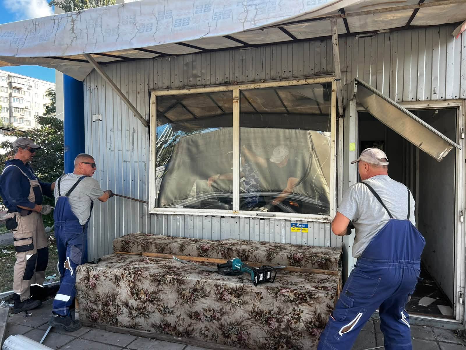 У Києві демонтували 58 незаконних об’єктів: понад 1000 кв. метрів очищено