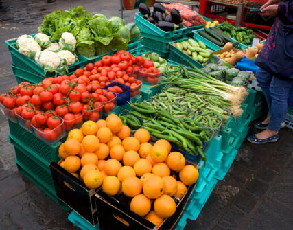 Продовольчі ярмарки у Києві: де закупитися свіжими продуктами цими вихідними