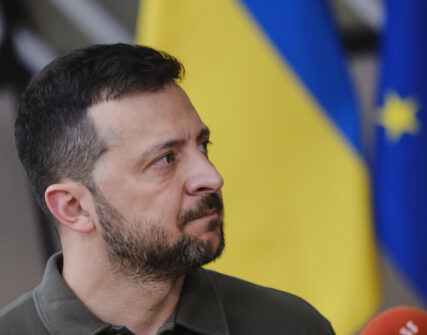 Зеленський вимагає звільнення генпрокурора Кравченка, який виїхав за кордон