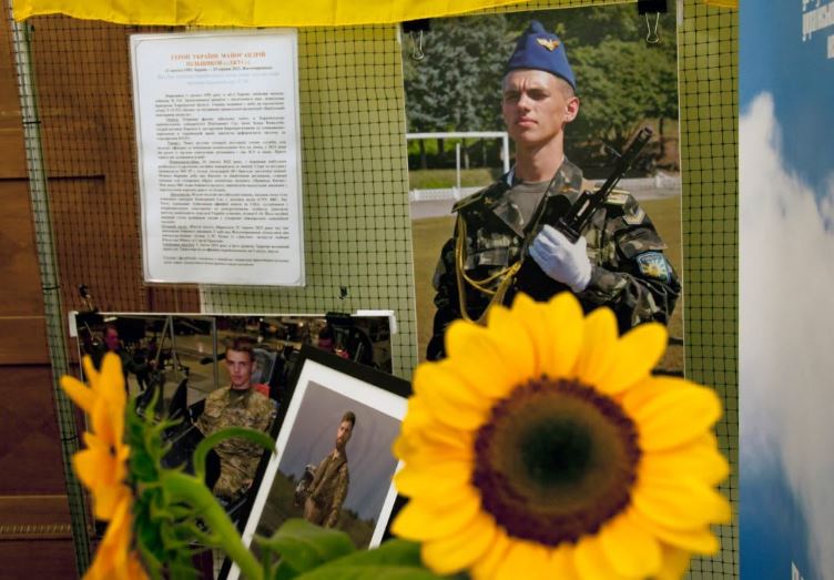 У Києві відкрили виставку пам'яті легендарного пілота «Джуса»