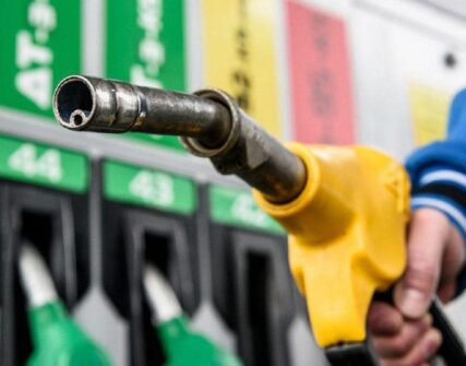 Ціни на пальне тиснуть: Україна залежить від імпорту, але ринок стабільний