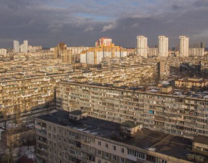 Кабмін змінив комендантську годину та запровадив розподіл тривог