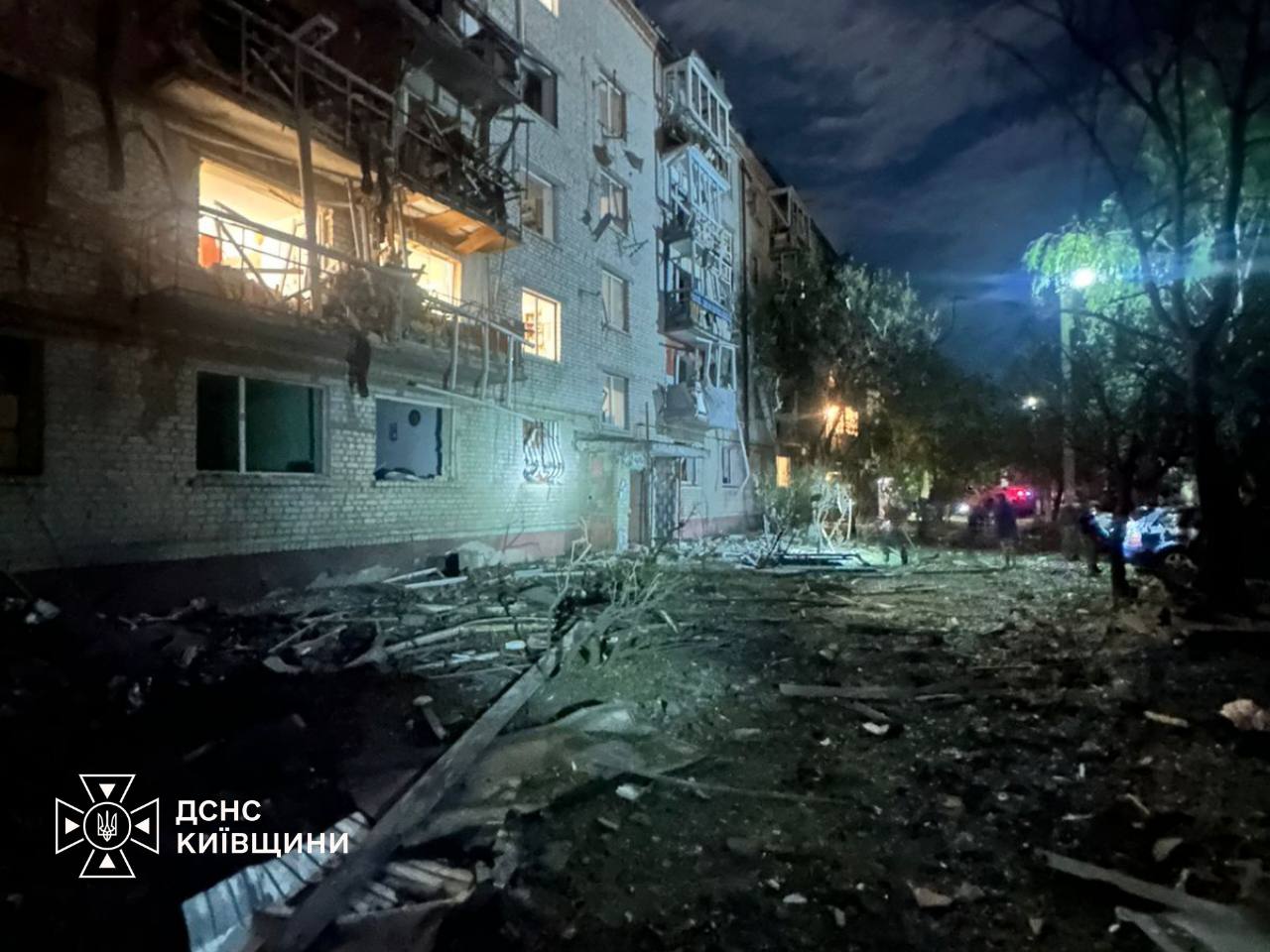 Київщина: троє загиблих та 12 поранених внаслідок нічної атаки