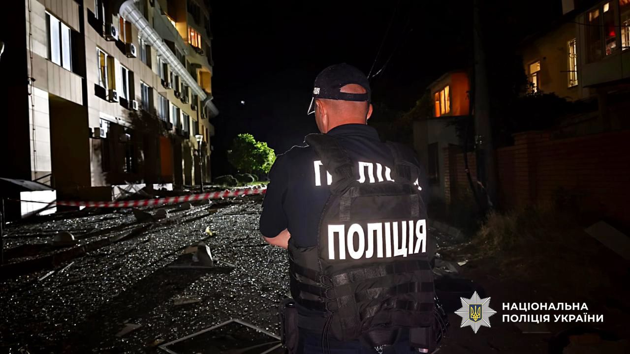 Нічна атака на Одесу: 17 поранених, серед них троє дітей, та пошкоджений житловий будинок