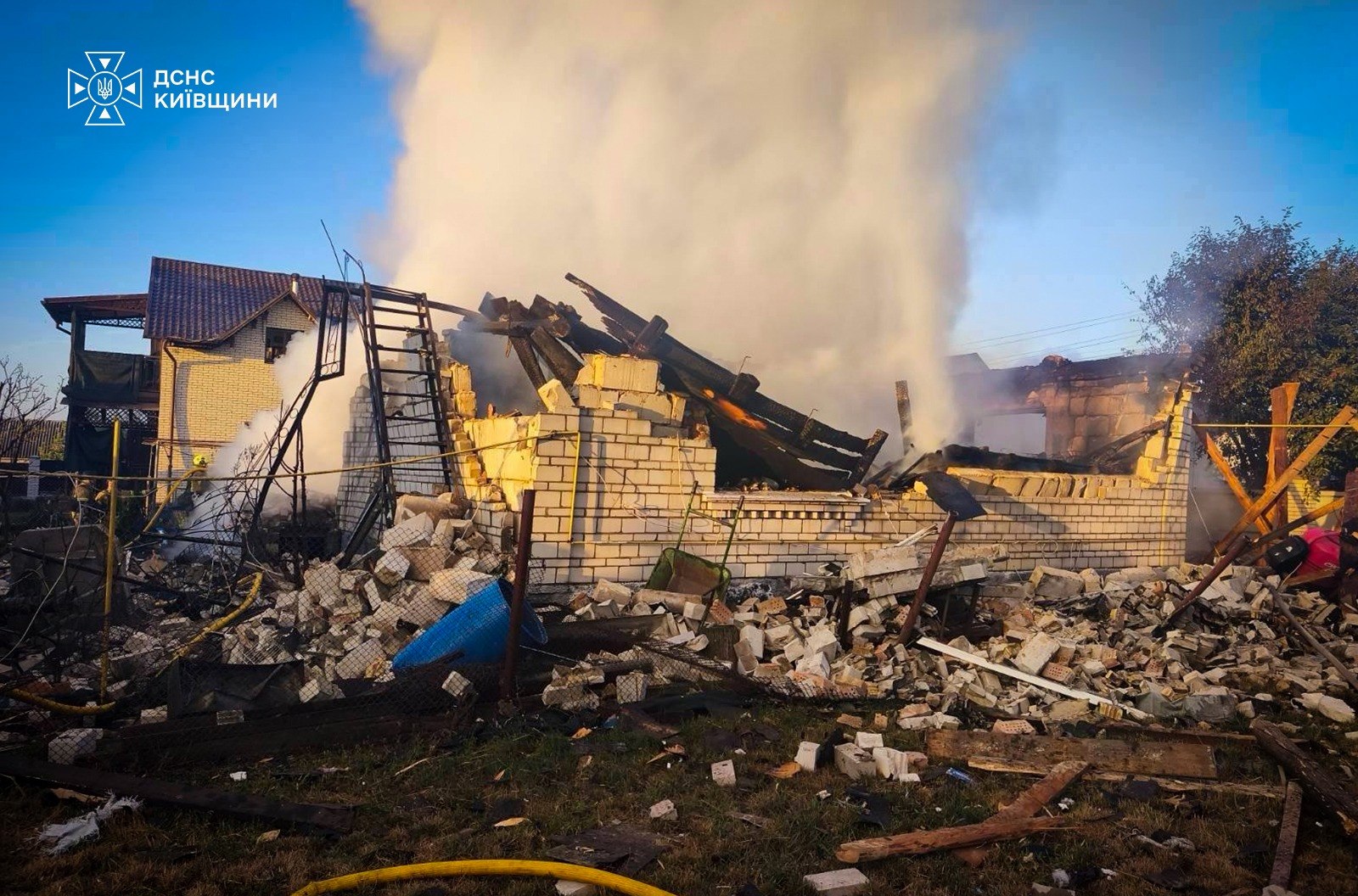 Російські удари по Київщині: постраждалі та пожежі в Обухівському і Бориспільському районах