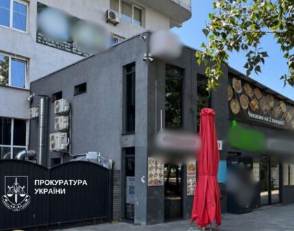 У Києві екс-керівника фірми підозрюють у незаконній прибудові до БЦ
