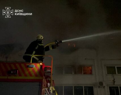 Російський обстріл Київщини: двоє загиблих, десятки руйнувань