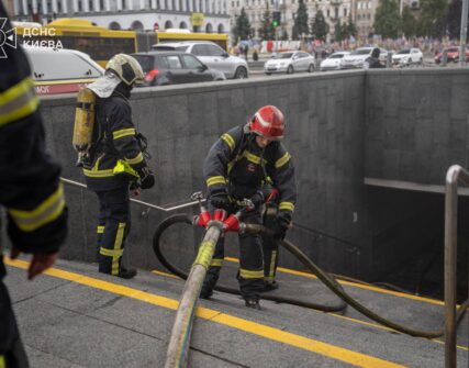 Пожежа на Майдані: вогонь знищив магазин сувенірів у підземному переході