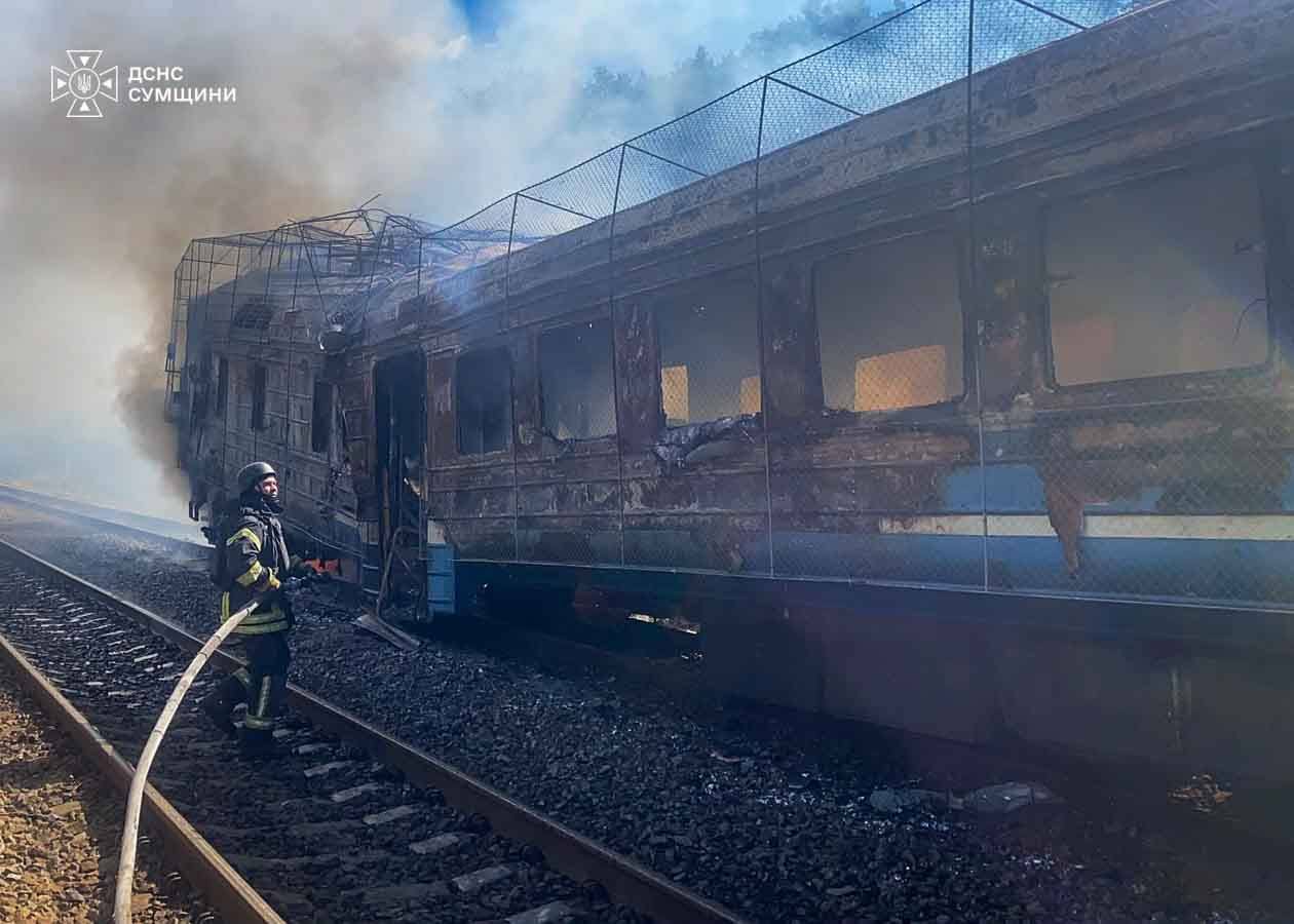 Росія вдарила по поїзду Київ — Суми та Києву: 10 постраждалих, 3 загиблих