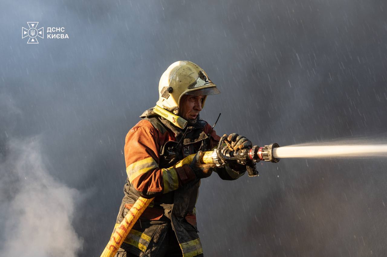 Масовані російські атаки: понад 75 поранених, руйнування в Києві та 8 регіонах