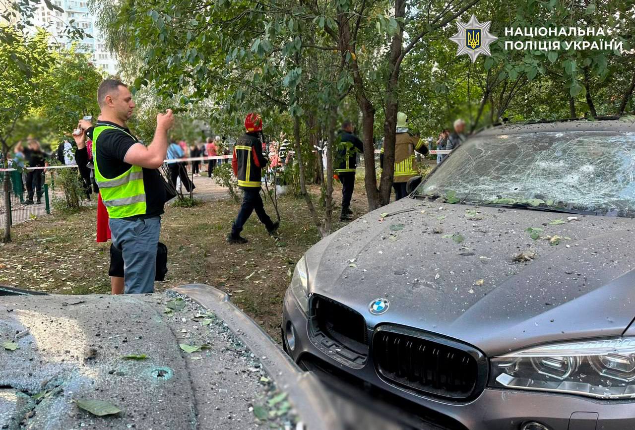 П'ятеро людей постраждали в Києві від ранкової атаки дронів: деталі