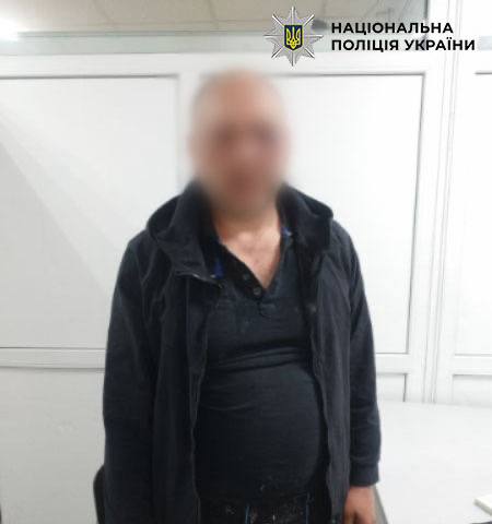 У Києві чоловік убив сусіда та підпалив його квартиру: підозрюваного затримано