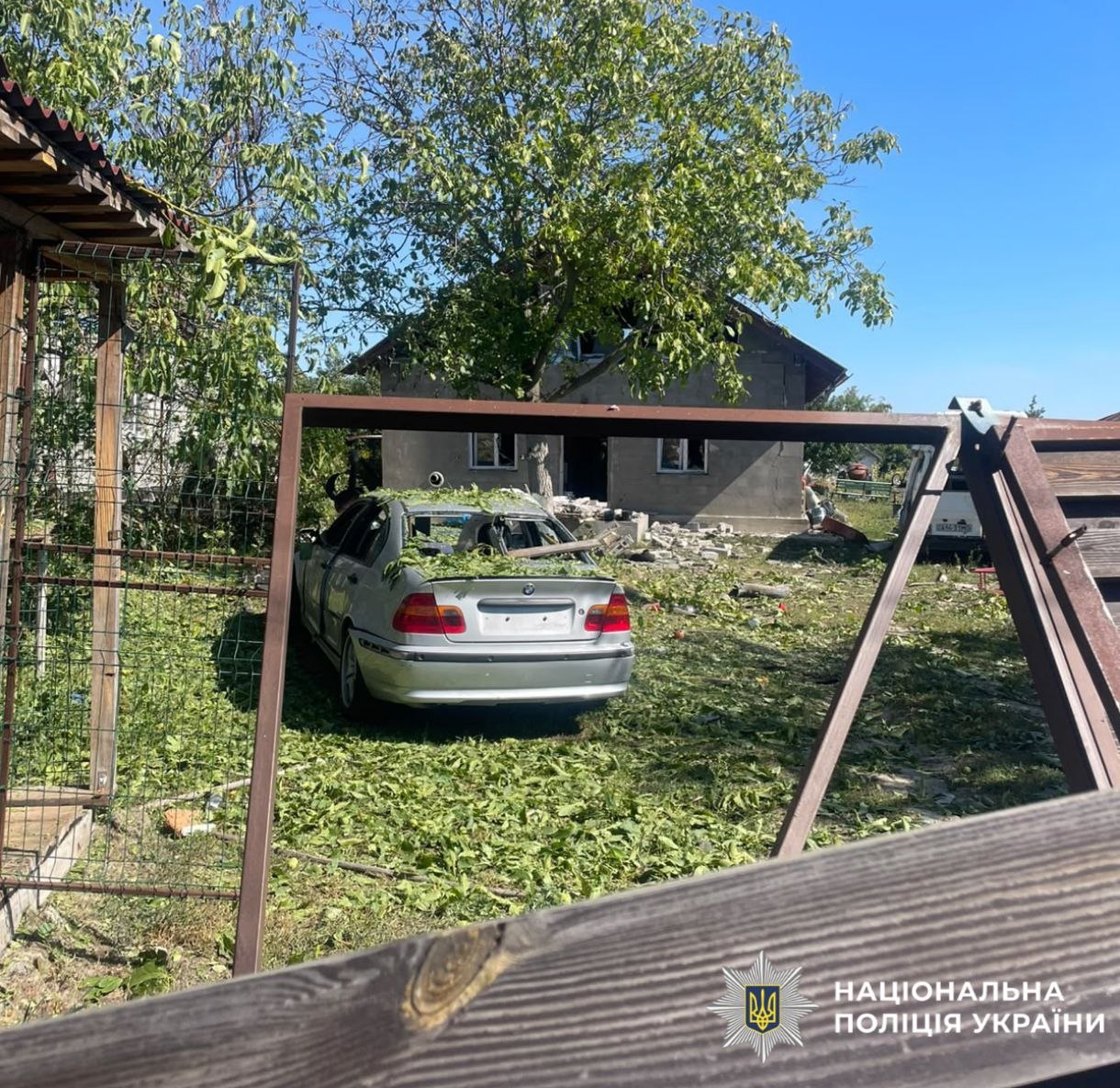 Удар дронів по Київщині: троє постраждалих та десятки пошкоджених об'єктів