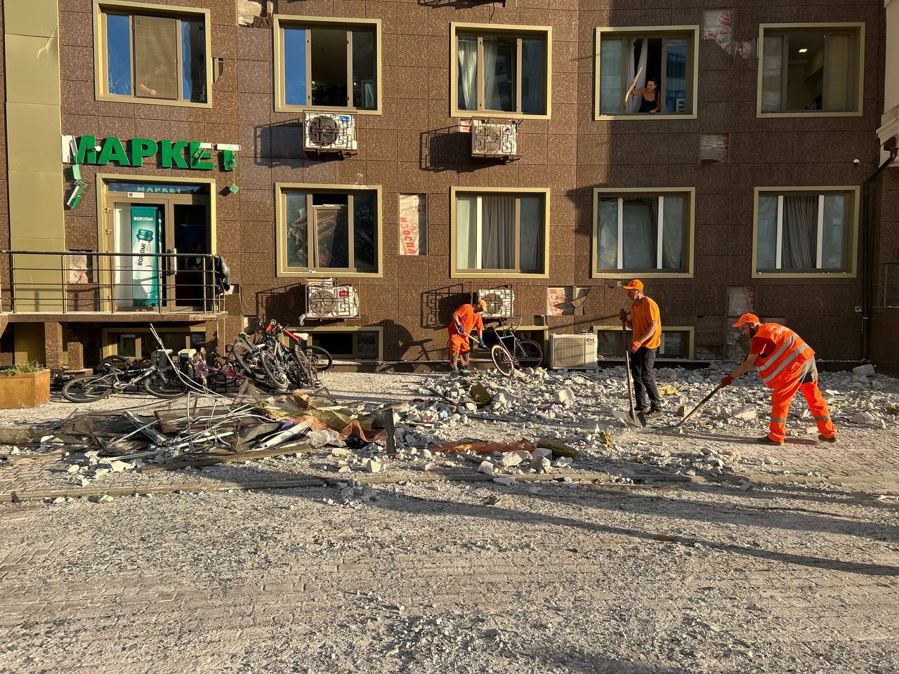 Одеса під ударом: 35 постраждалих, включно з немовлям, є зниклі безвісти