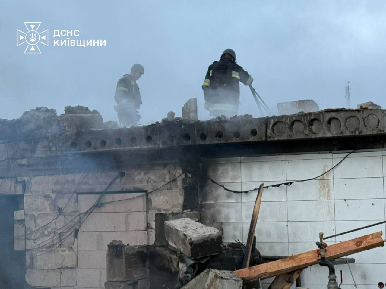Російська атака на Київщині: постраждала родина з трьома дітьми