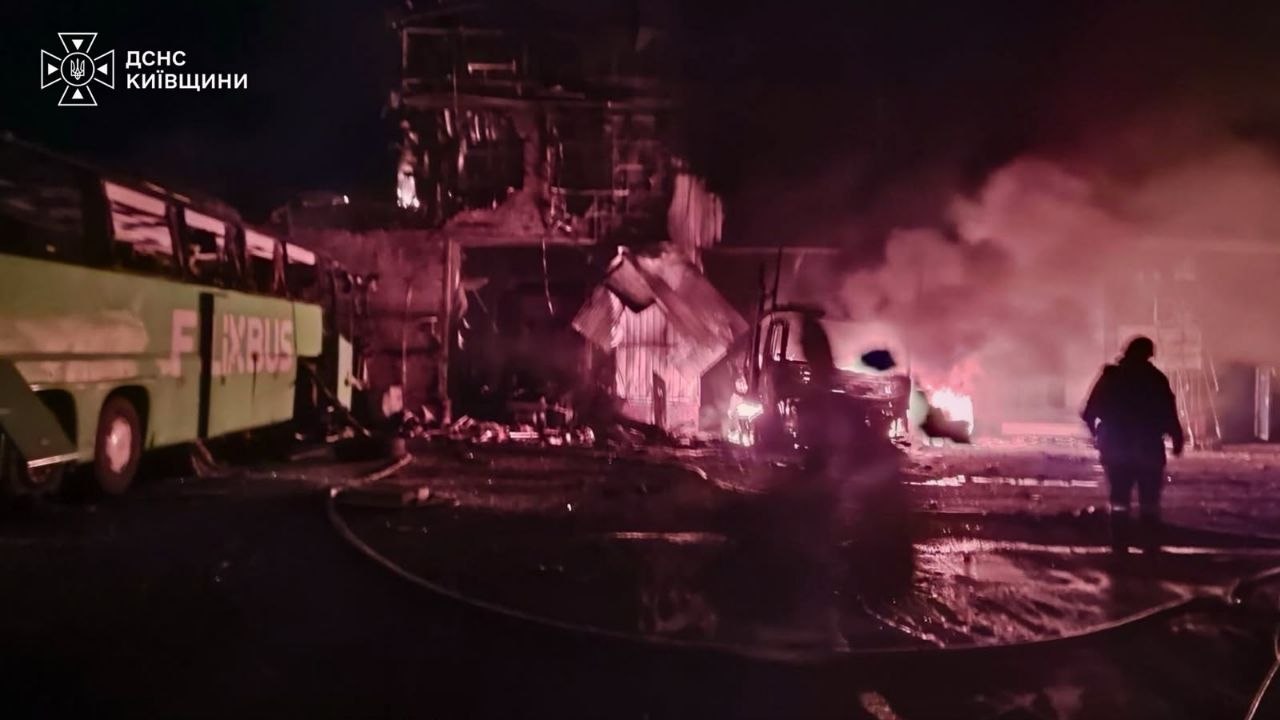 Київщина під обстрілом: пожежі в трьох районах області