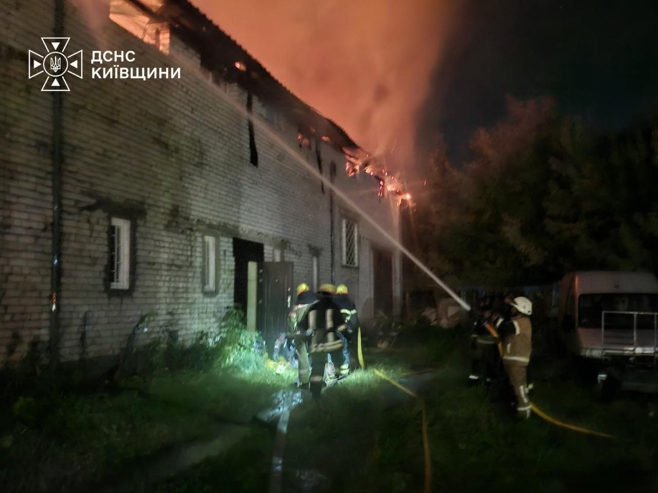 Київщина під обстрілом: пожежі в трьох районах області