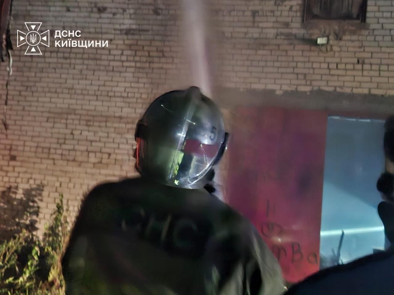 Київщина під обстрілом: пожежі в трьох районах області