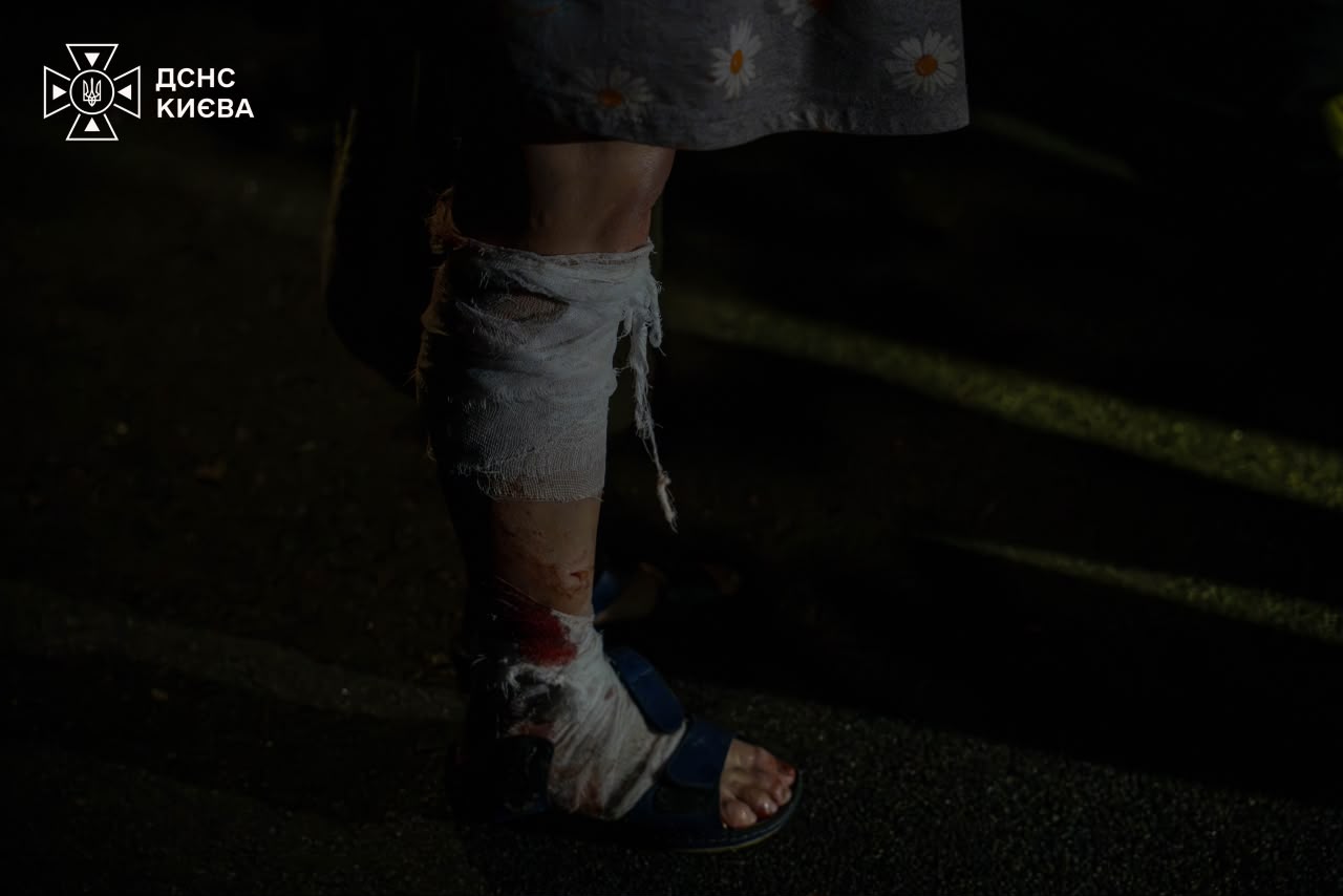 Нічна атака на Київ: п'ятеро поранених, 15 врятованих, є руйнування