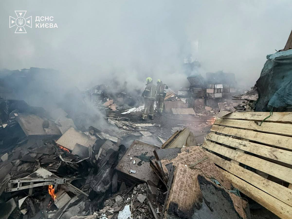 Нічна атака на Київ: п'ятеро поранених, 15 врятованих, є руйнування