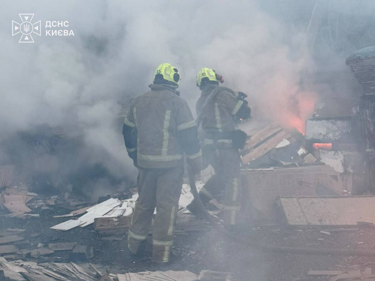 Нічна атака на Київ: п'ятеро поранених, 15 врятованих, є руйнування