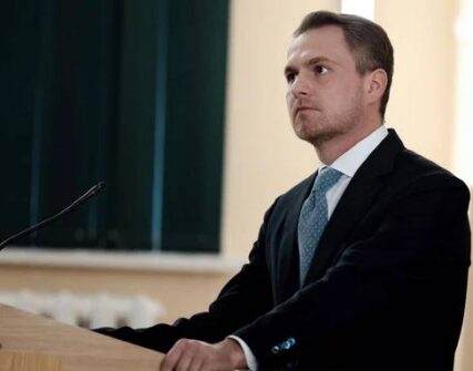 Ексгенпрокурор Кравченко перетнув кордон на таксі замість службового авто – ЗМІ