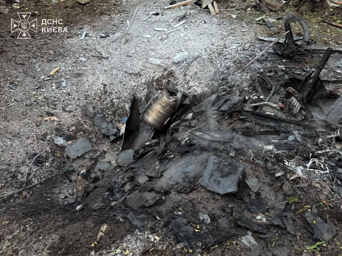 У Києві 8 постраждалих після нічної атаки дронів: деталі ударів