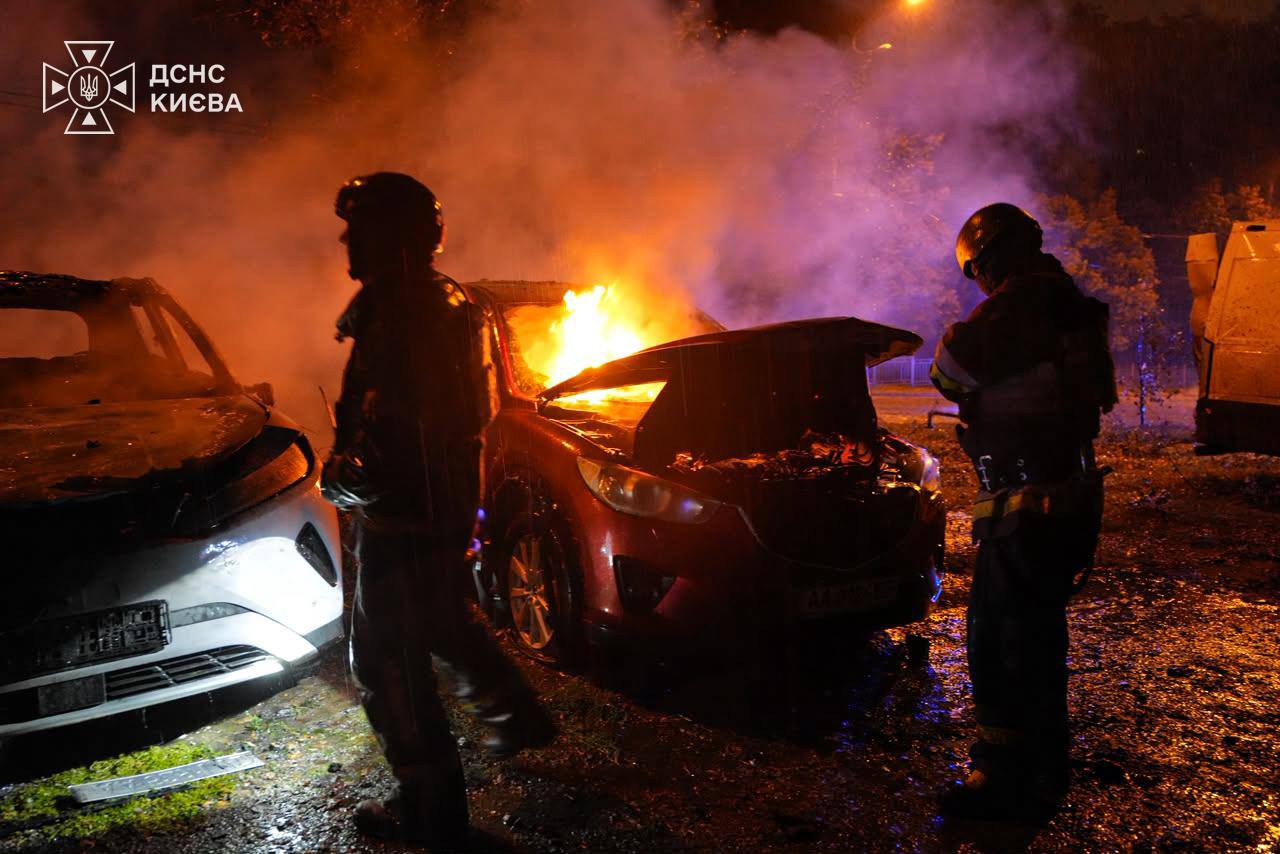 Нічна атака на Київ: 2 загиблих, 8 постраждалих та руйнування в кількох районах