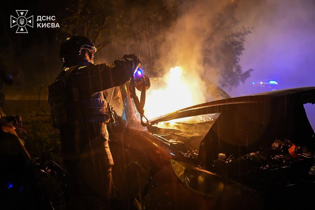 Нічна атака на Київ: 2 загиблих, 8 постраждалих та руйнування в кількох районах