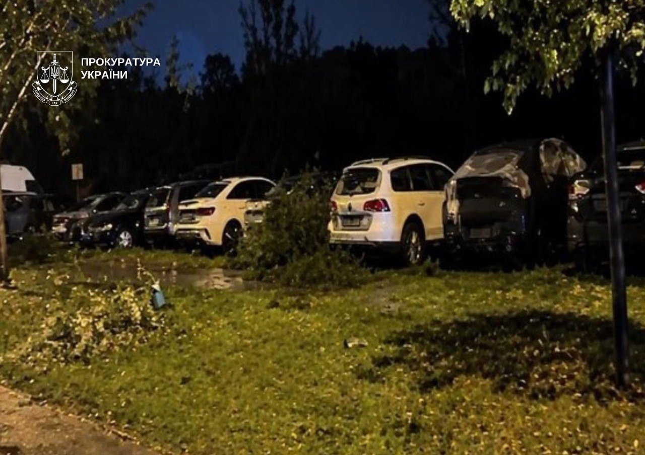 Нічна атака на Київ: 2 загиблих, 8 постраждалих та руйнування в кількох районах