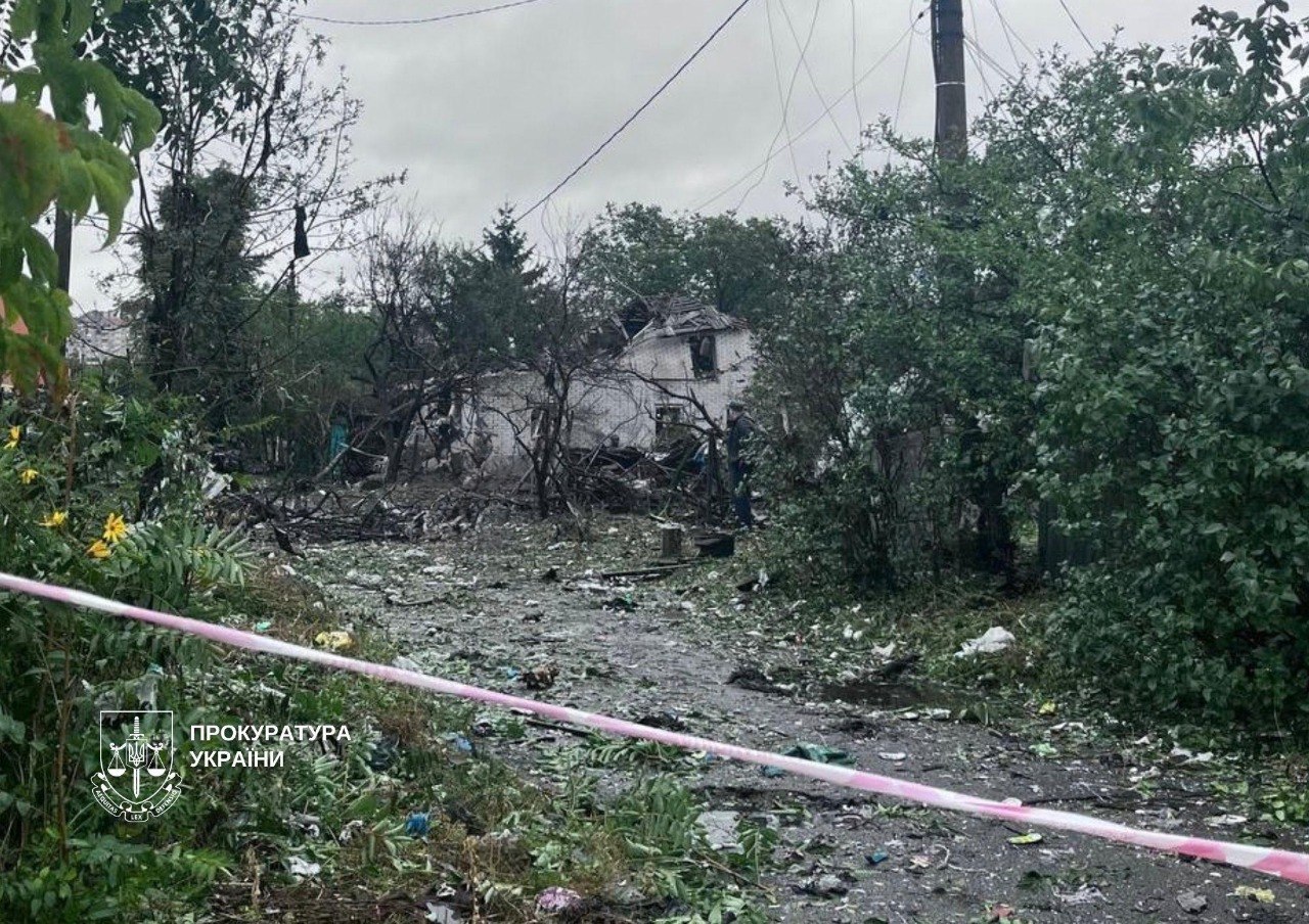 Нічна атака на Київ: 2 загиблих, 8 постраждалих та руйнування в кількох районах