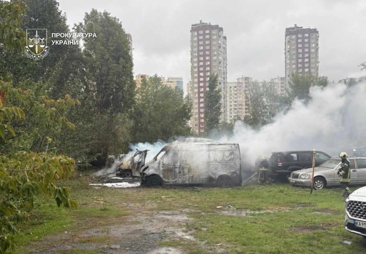 Нічна атака на Київ: 2 загиблих, 8 постраждалих та руйнування в кількох районах
