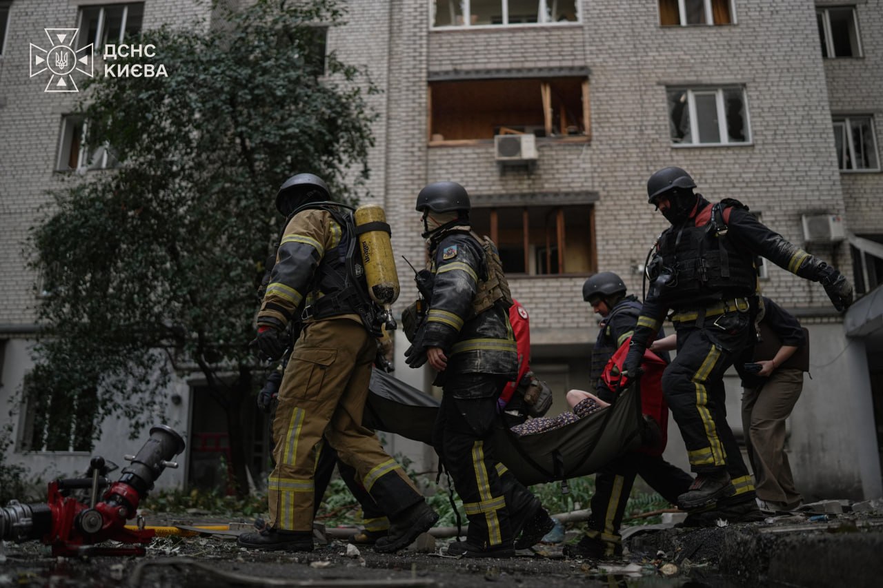 Російська атака на Київ: загинув підліток, 14 постраждалих