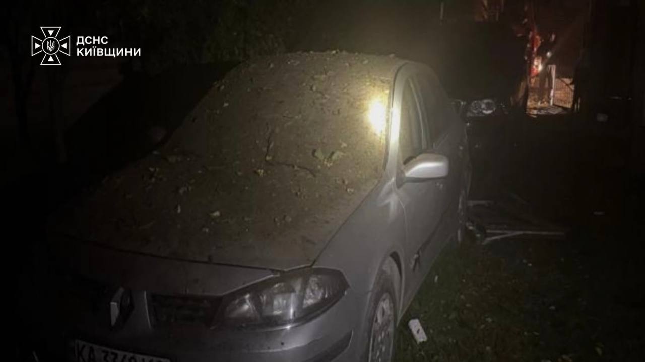 Київ та область під атакою дронів: 6 постраждалих, пожежі та руйнування