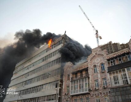 Друга атака на "Добробут": семеро постраждалих, пошкоджено будівлі